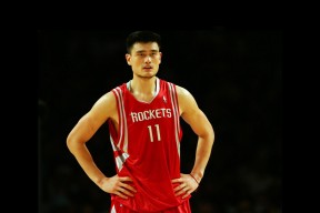 Yabo Sports-米兰调兵遣将迎新赛季，掘金跨界围观法国杯，单刀错失引爆今夜热度